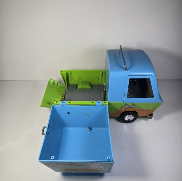 SCOOBY DOO Mystery Machine Van GHOST PATROL w/ Opening Hatch - Picture 11 of 12